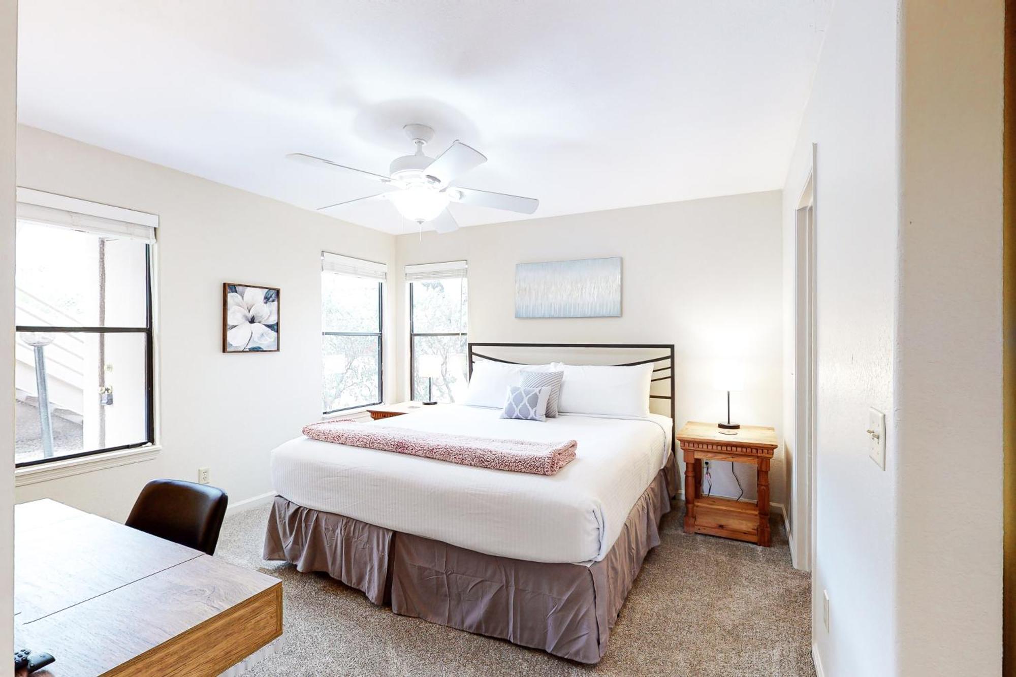 Canyon View Tucson Room photo